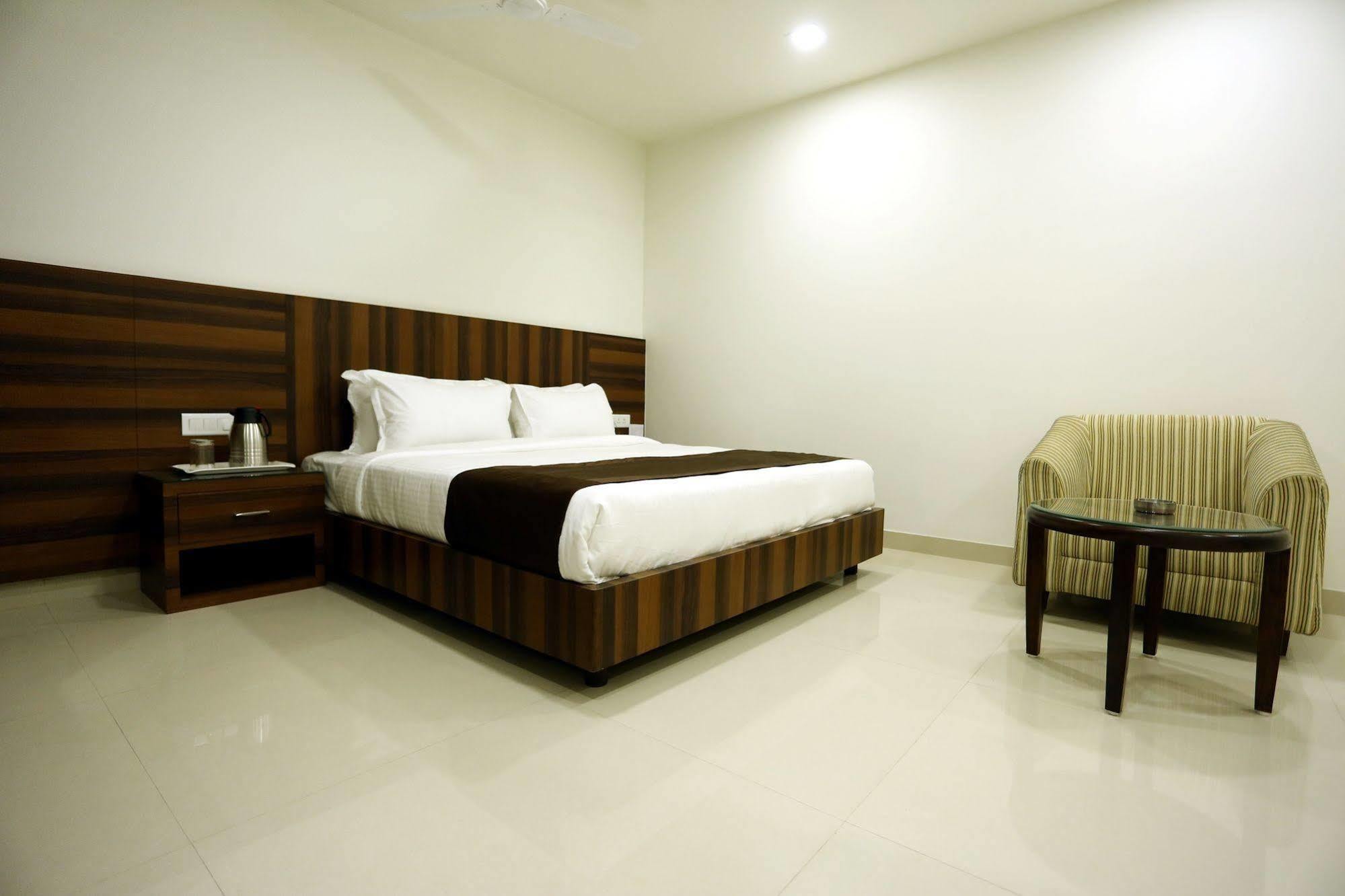 Hotel Solitaire Raipur (Chhattisgarh) Exterior photo