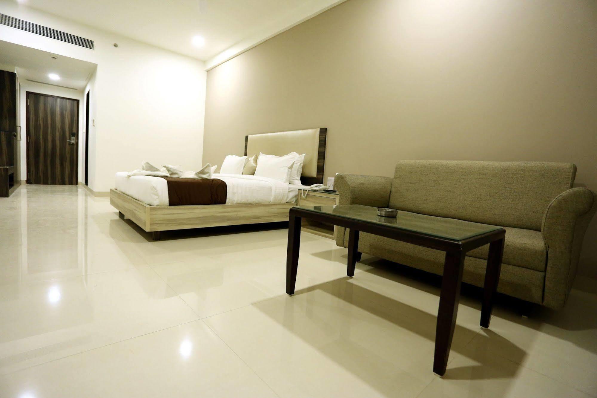 Hotel Solitaire Raipur (Chhattisgarh) Exterior photo